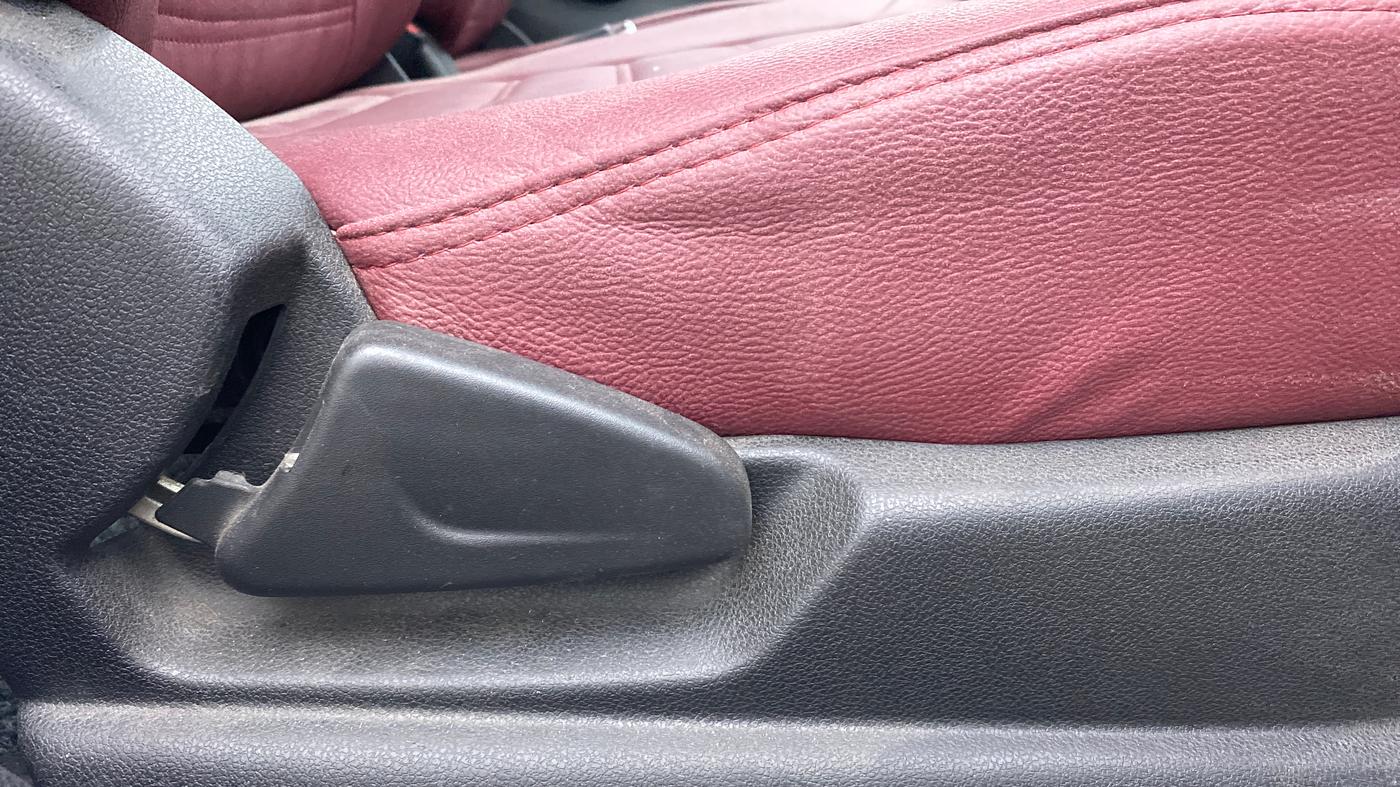 2019 Renault Kwid RXT 1.0 AMT, Petrol, Automatic, 26,042 km, Driver Side Adjustment Panel