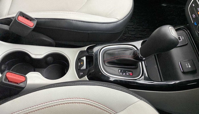 2017 Jeep Compass LIMITED 1.4 PETROL AT, Petrol, Automatic, 33,837 km, Gear Lever