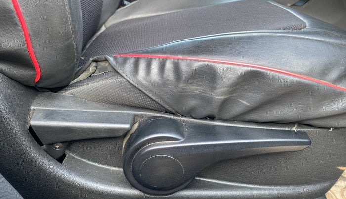 2018 Tata NEXON XZ PLUS PETROL, Petrol, Manual, 13,012 km, Driver Side Adjustment Panel