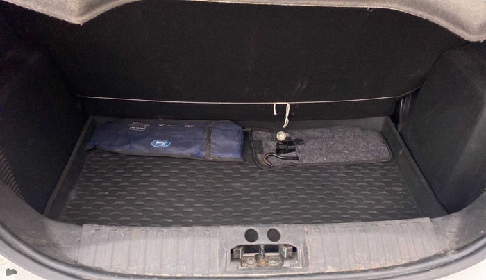 2018 Ford FREESTYLE TITANIUM 1.2 PETROL, Petrol, Manual, 35,673 km, Boot Inside