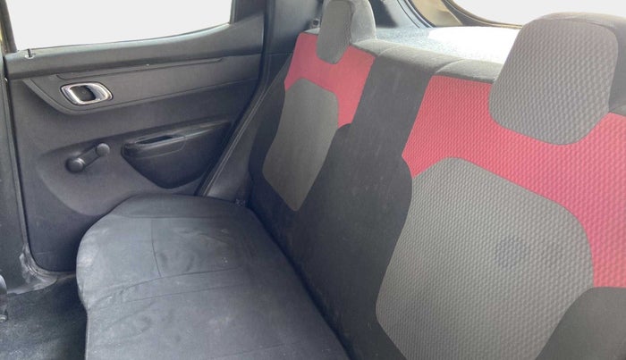 2018 Renault Kwid RXT 1.0 (O), Petrol, Manual, 43,779 km, Right Side Rear Door Cabin