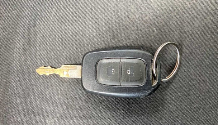 2018 Renault Kwid RXT 1.0 (O), Petrol, Manual, 43,779 km, Key Close Up