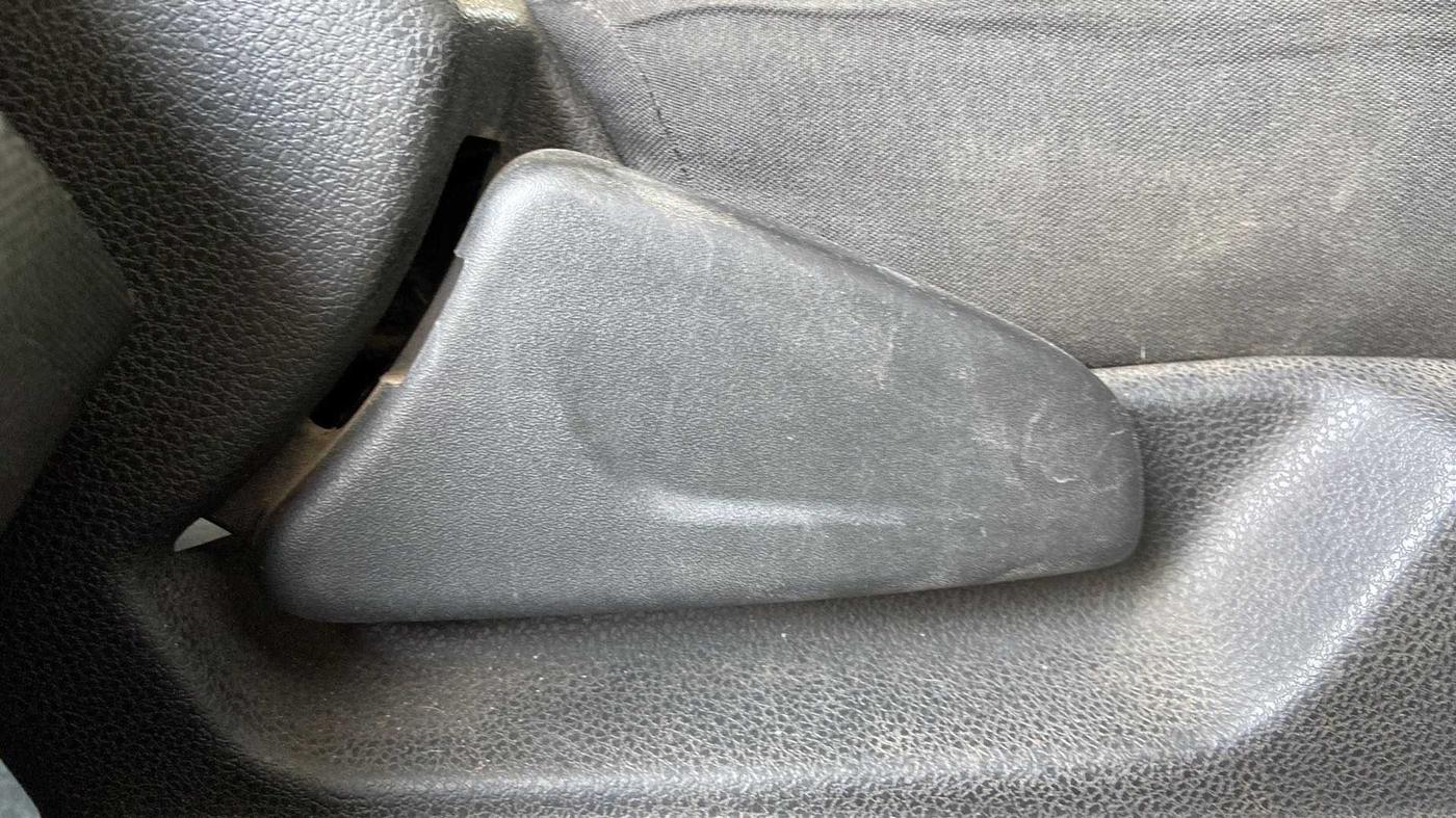 2018 Renault Kwid RXT 1.0 (O), Petrol, Manual, 43,779 km, Driver Side Adjustment Panel
