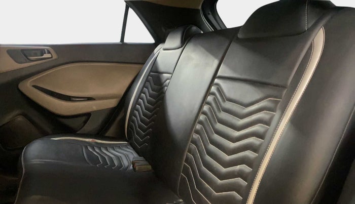 2017 Hyundai Elite i20 MAGNA EXECUTIVE 1.2, Petrol, Manual, 58,390 km, Right Side Rear Door Cabin