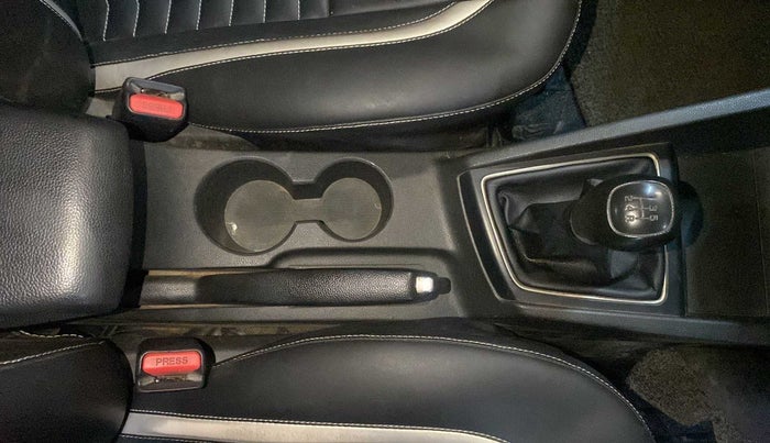 2017 Hyundai Elite i20 MAGNA EXECUTIVE 1.2, Petrol, Manual, 58,390 km, Gear Lever