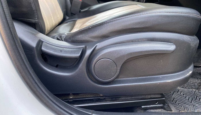 2019 Hyundai Elite i20 SPORTZ PLUS  1.2 CVT, Petrol, Automatic, 69,722 km, Driver Side Adjustment Panel