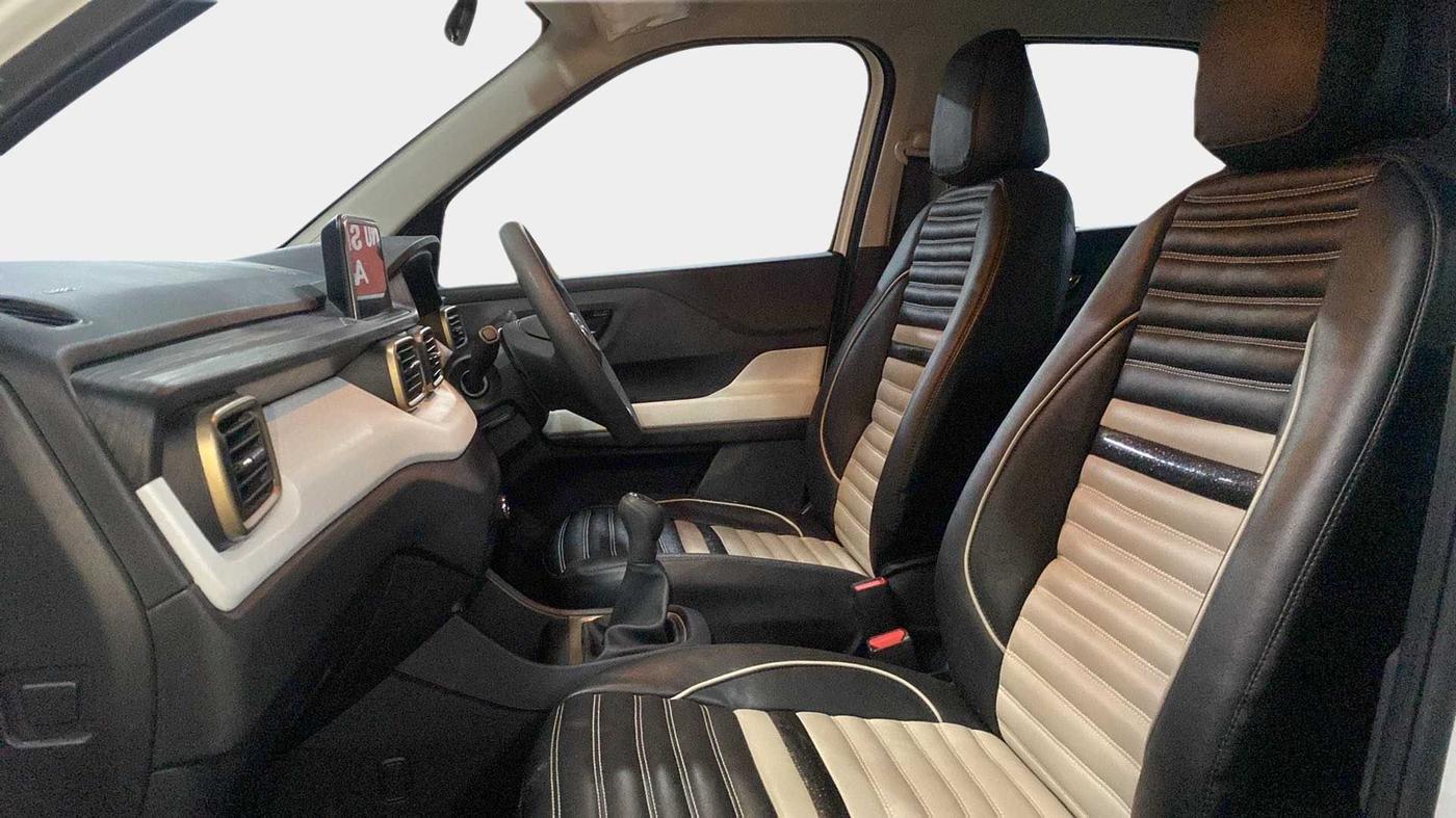 2022 Tata PUNCH ACCOMPLISHED MT, Petrol, Manual, 10,643 km, Right Side Front Door Cabin