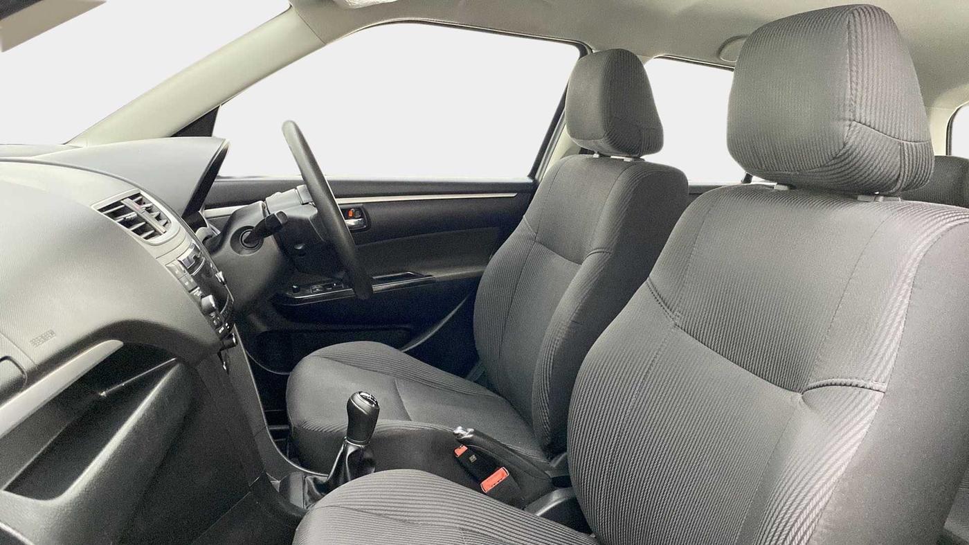 2014 Maruti Swift ZDI, Diesel, Manual, 81,534 km, Right Side Front Door Cabin
