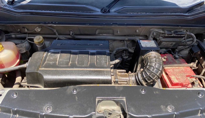 2017 Mahindra Kuv100 K6 6 STR, Petrol, Manual, 60,467 km, Open Bonet