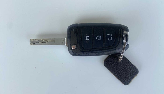 2018 Hyundai Verna 1.6 CRDI SX + AT, Diesel, Automatic, 79,797 km, Key Close Up