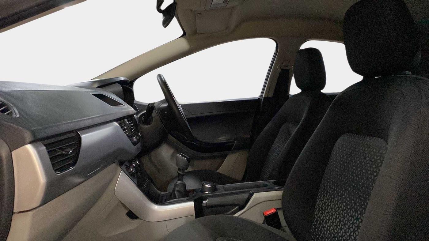 2018 Tata NEXON XM PETROL, Petrol, Manual, 55,717 km, Right Side Front Door Cabin