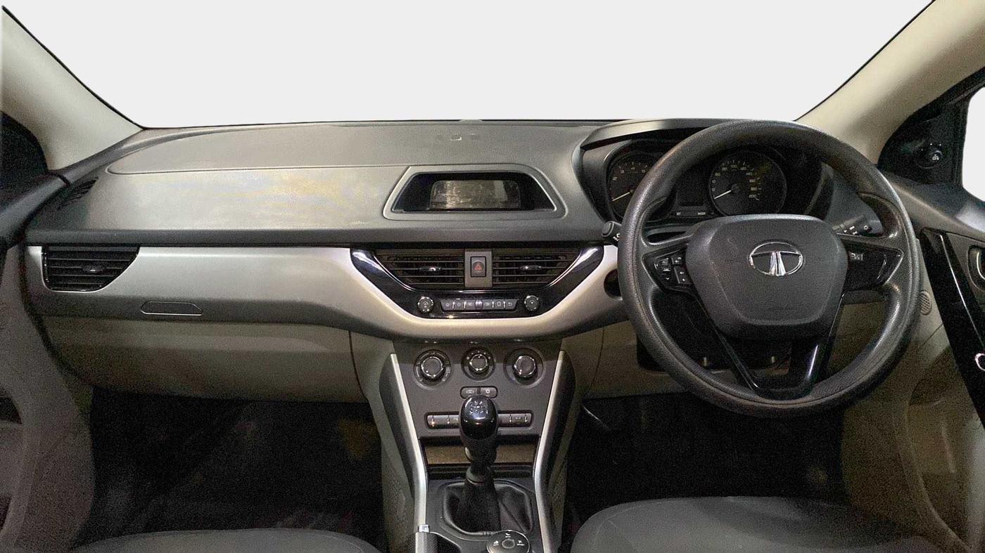 2018 Tata NEXON XM PETROL, Petrol, Manual, 55,717 km, Dashboard