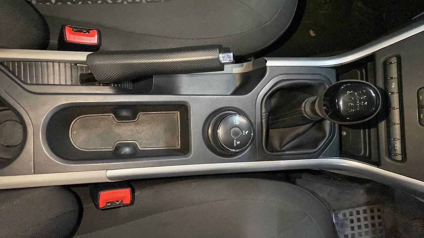 2018 Tata NEXON XM PETROL, Petrol, Manual, 55,717 km, Gear Lever