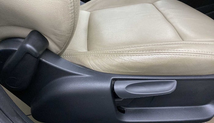 2020 Skoda Rapid 1.0 AMBITION TSI MT, Petrol, Manual, 24,568 km, Driver Side Adjustment Panel