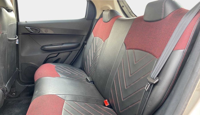 2018 Tata TIAGO NRG DIESEL, Diesel, Manual, 26,295 km, Right Side Rear Door Cabin