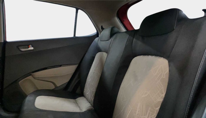 2017 Hyundai Grand i10 SPORTZ (O) 1.2 KAPPA VTVT, Petrol, Manual, 41,156 km, Right Side Rear Door Cabin