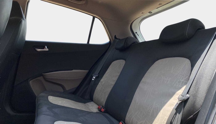 2015 Hyundai Grand i10 ASTA (O) 1.2 KAPPA VTVT, Petrol, Manual, 67,557 km, Right Side Rear Door Cabin