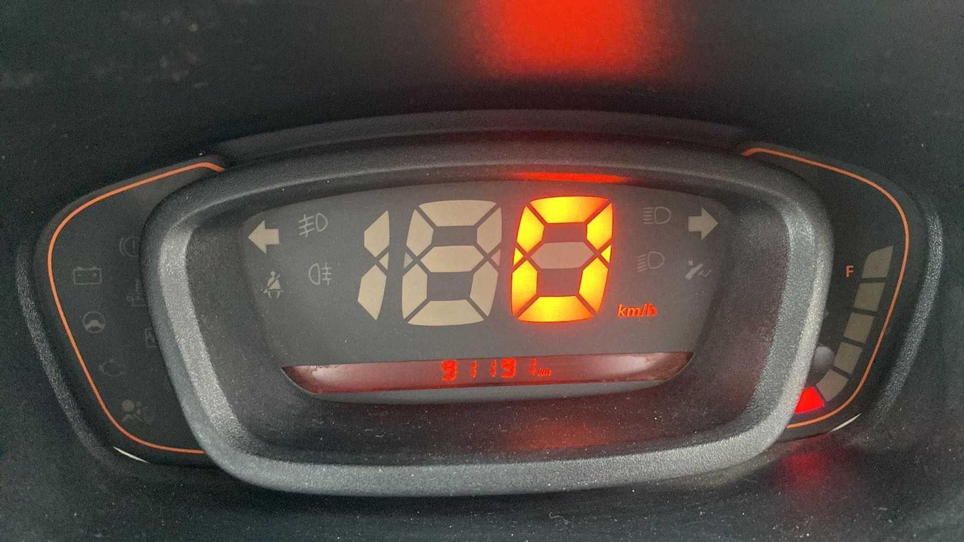 2018 Renault Kwid RXT 1.0 (O), Petrol, Manual, 91,176 km, Odometer Image