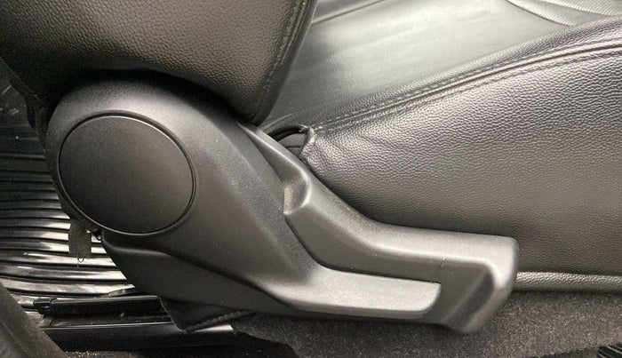 2019 Maruti Swift LXI, Petrol, Manual, 32,985 km, Driver Side Adjustment Panel