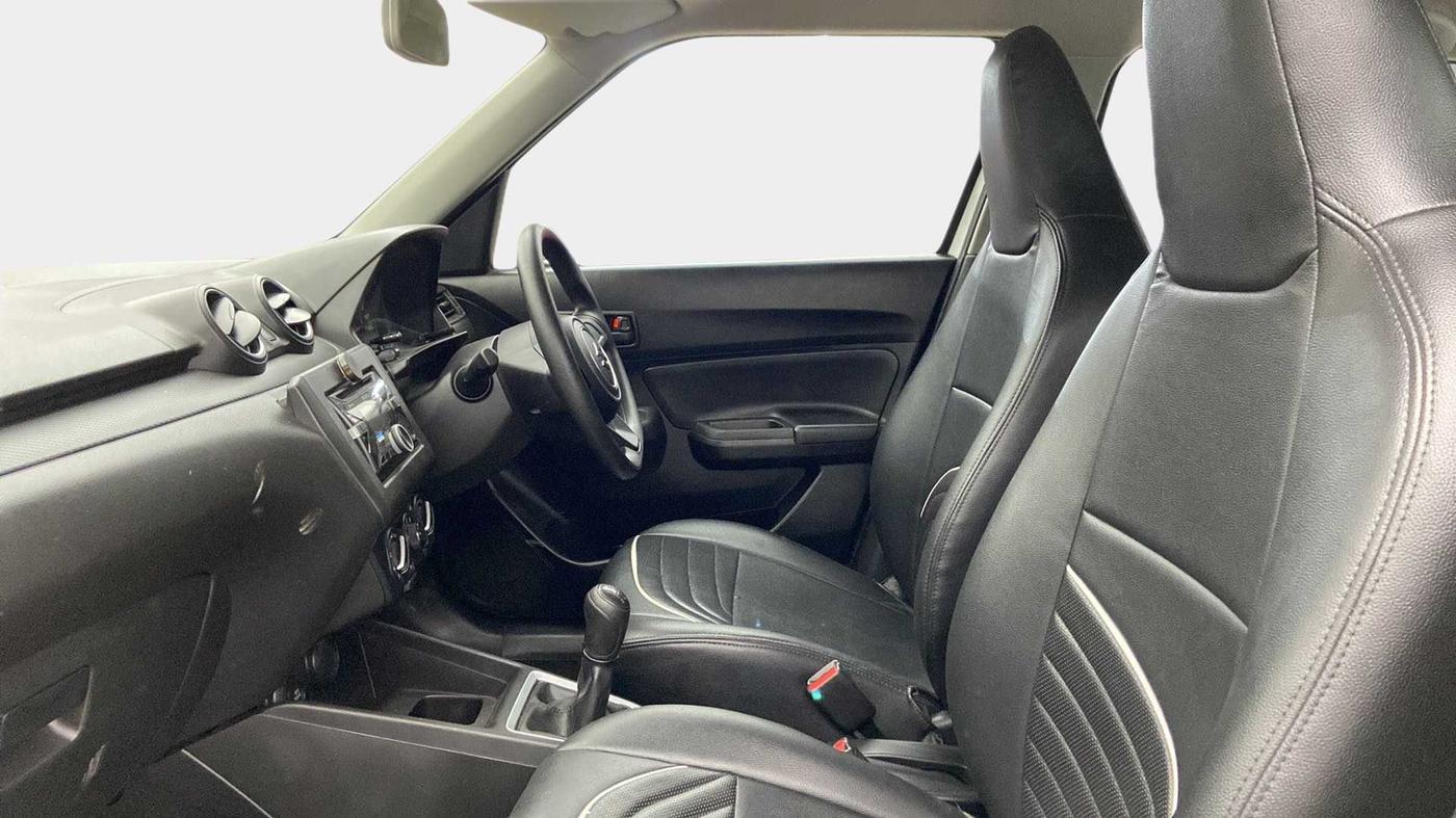 2019 Maruti Swift LXI, Petrol, Manual, 32,985 km, Right Side Front Door Cabin