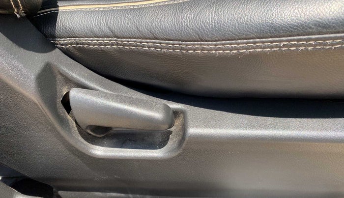 2015 Maruti Wagon R 1.0 VXI, Petrol, Manual, 44,181 km, Driver Side Adjustment Panel