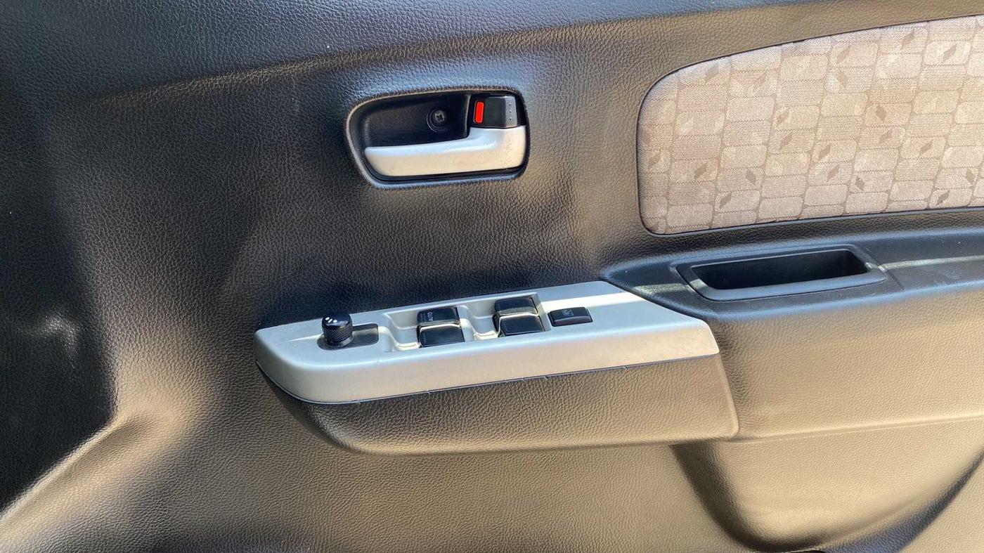 2015 Maruti Wagon R 1.0 VXI, Petrol, Manual, 44,181 km, Driver Side Door Panels Control