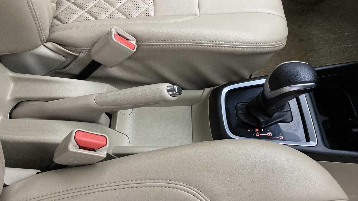 2019 Maruti Dzire ZXI AMT, Petrol, Automatic, 23,141 km, Gear Lever