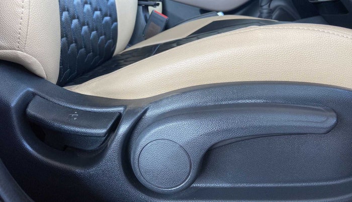 2019 Hyundai Elite i20 SPORTZ PLUS 1.2, Petrol, Manual, 46,611 km, Driver Side Adjustment Panel