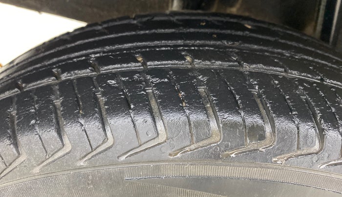 2016 Renault Kwid RXT 0.8, Petrol, Manual, 61,253 km, Right Rear Tyre Tread