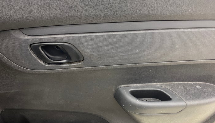 2016 Renault Kwid RXT 0.8, Petrol, Manual, 61,253 km, Driver Side Door Panels Control