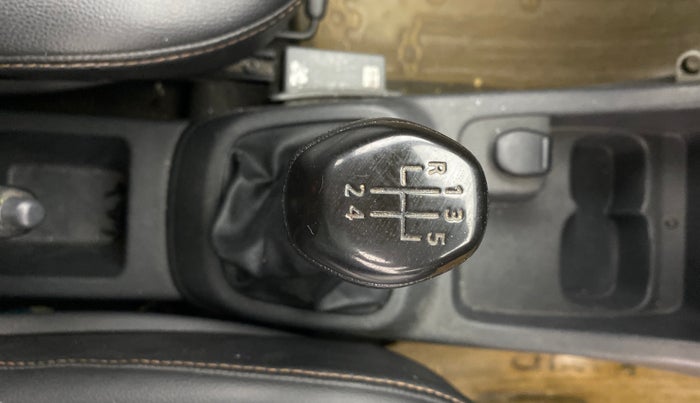 2016 Renault Kwid RXT 0.8, Petrol, Manual, 61,253 km, Gear Lever