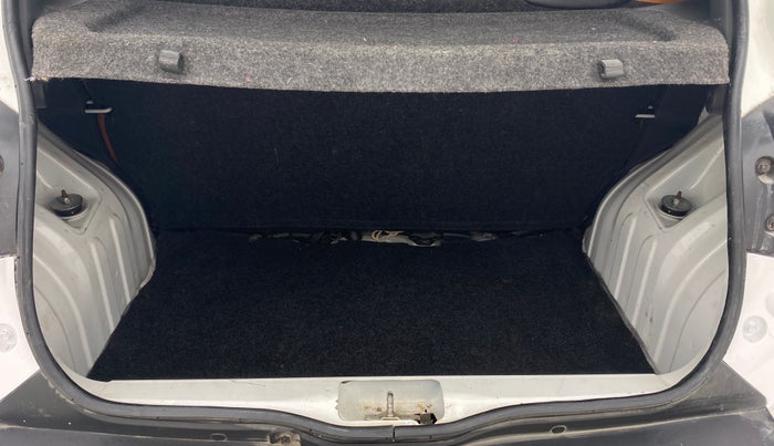 2016 Renault Kwid RXT 0.8, Petrol, Manual, 61,253 km, Boot Inside