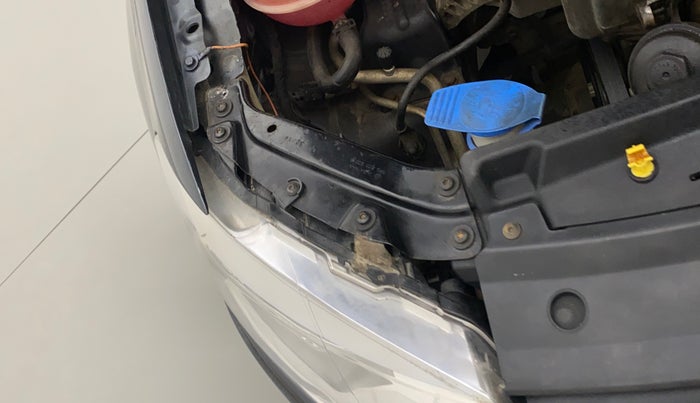 2015 Volkswagen Polo TRENDLINE 1.2L PETROL, Petrol, Manual, 58,651 km, Right headlight - Clamp has minor damage