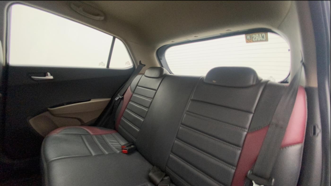 2018 Hyundai Grand i10 SPORTZ AT 1.2 KAPPA VTVT, Petrol, Automatic, 40,889 km, Right Side Rear Door Cabin
