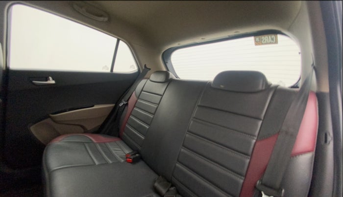 2018 Hyundai Grand i10 SPORTZ AT 1.2 KAPPA VTVT, Petrol, Automatic, 40,889 km, Right Side Rear Door Cabin