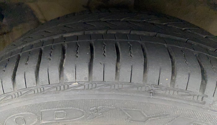 2018 Hyundai Grand i10 SPORTZ AT 1.2 KAPPA VTVT, Petrol, Automatic, 40,889 km, Right Front Tyre Tread