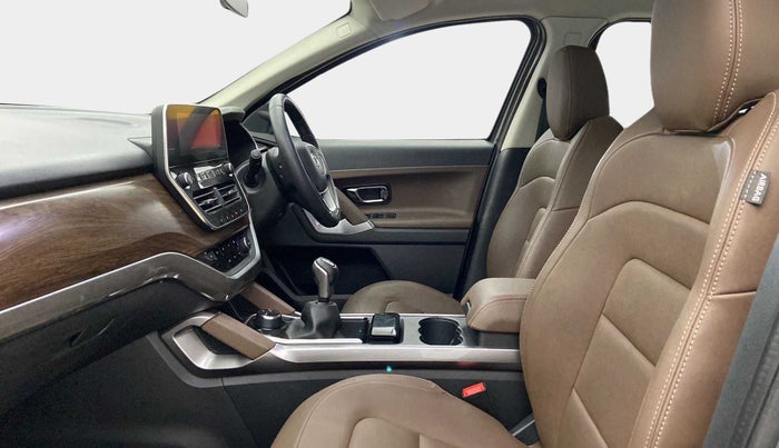 2019 Tata Harrier XZ 2.0L, Diesel, Manual, 14,308 km, Right Side Front Door Cabin