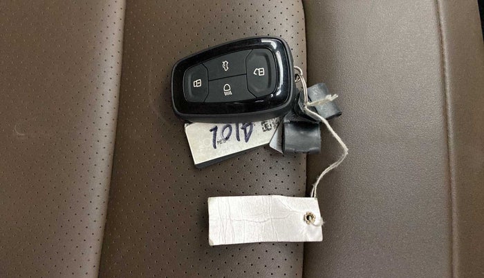 2019 Tata Harrier XZ 2.0L, Diesel, Manual, 14,308 km, Key Close Up