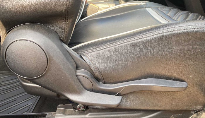 2021 Maruti Swift VXI, Petrol, Manual, 10,637 km, Driver Side Adjustment Panel