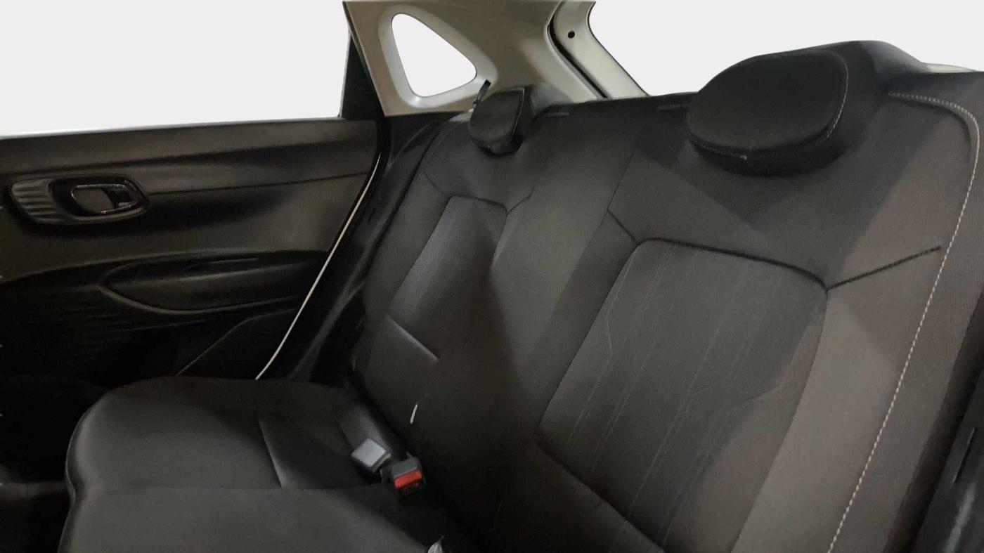 2021 Hyundai NEW I20 MAGNA 1.2 MT, Petrol, Manual, 47,835 km, Right Side Rear Door Cabin