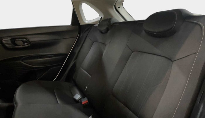 2021 Hyundai NEW I20 MAGNA 1.2 MT, Petrol, Manual, 47,835 km, Right Side Rear Door Cabin