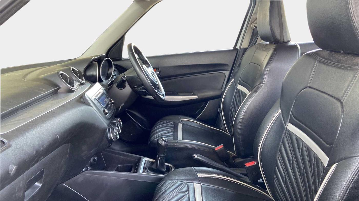 2019 Maruti Swift ZXI, Petrol, Manual, 38,411 km, Right Side Front Door Cabin