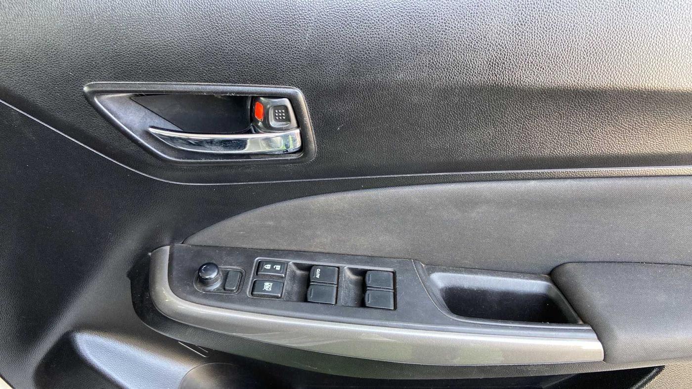 2019 Maruti Swift ZXI, Petrol, Manual, 38,411 km, Driver Side Door Panels Control