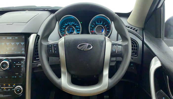 2021 Mahindra XUV500 W7, Diesel, Manual, 49,153 km, Steering Wheel Close Up