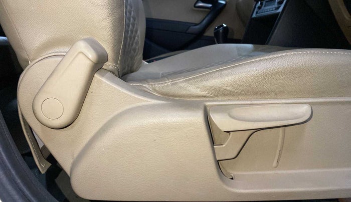 2018 Volkswagen Ameo HIGHLINE PLUS 1.5L 16 ALLOY, Diesel, Manual, 44,123 km, Driver Side Adjustment Panel
