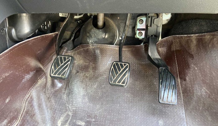 2014 Maruti Ritz VXI, Petrol, Manual, 30,116 km, Pedals