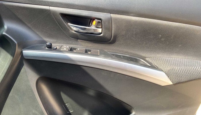2021 Maruti S Cross ZETA AT 1.5, Petrol, Automatic, 18,594 km, Driver Side Door Panels Control