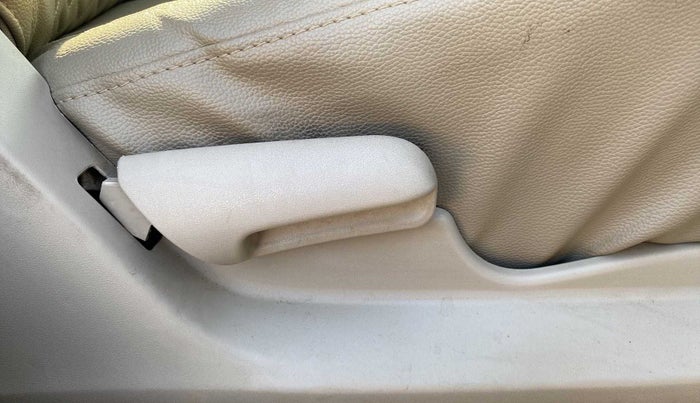 2019 Maruti Celerio VXI (O), Petrol, Manual, 24,518 km, Driver Side Adjustment Panel