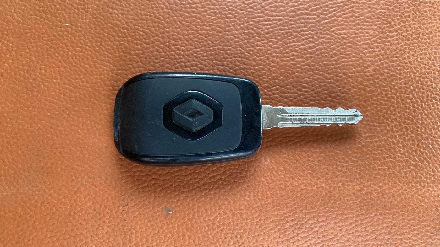 2020 Renault TRIBER RXE MT, Petrol, Manual, 46,135 km, Key Close Up