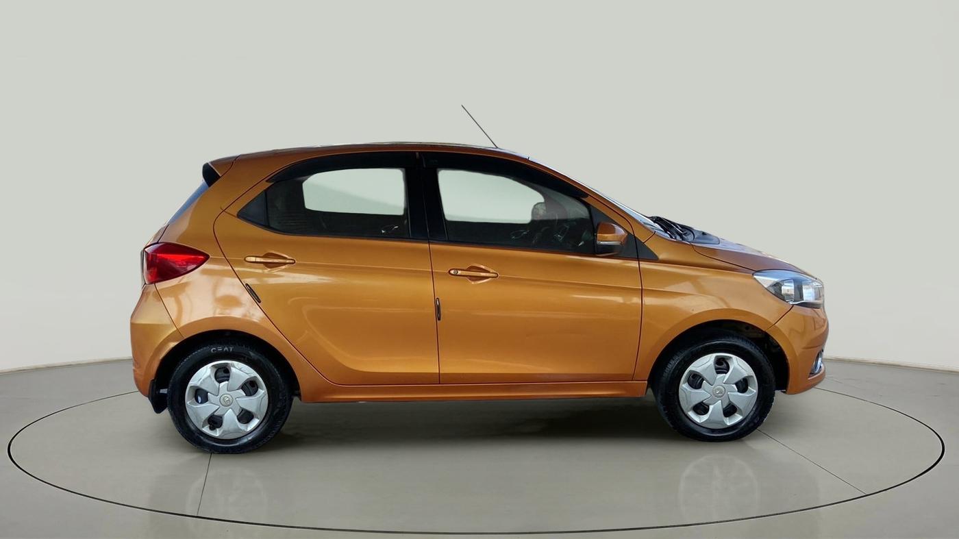 2016 Tata Tiago XZ PETROL, Petrol, Manual, 75,975 km, Right Side View